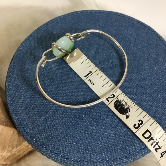 🐾 🐾Glass & Silver toned Handmade Bracelet Green - Picture 8 of 8